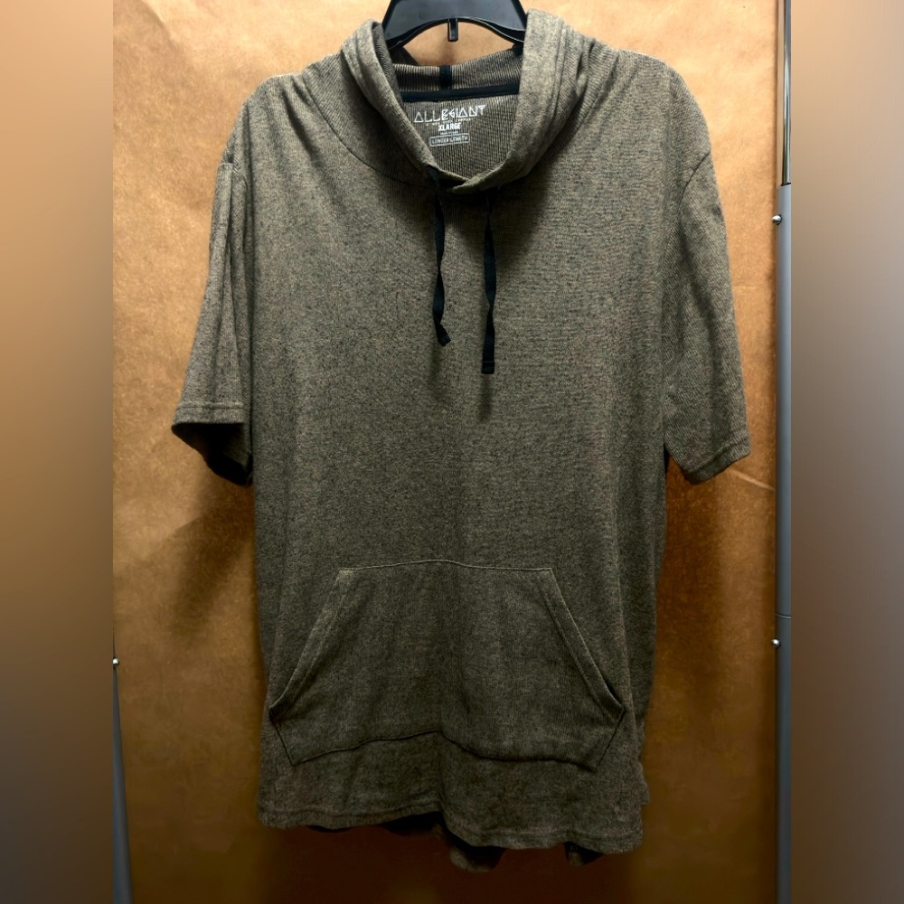 Used Men’s XL short sleeve hoodie lightweight greenish gray